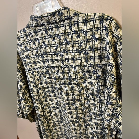 Bamboo Cay, Fine Resort Wear short sleeve casual shirt. 💯% Polynosic/Rayon. - Picture 7 of 10